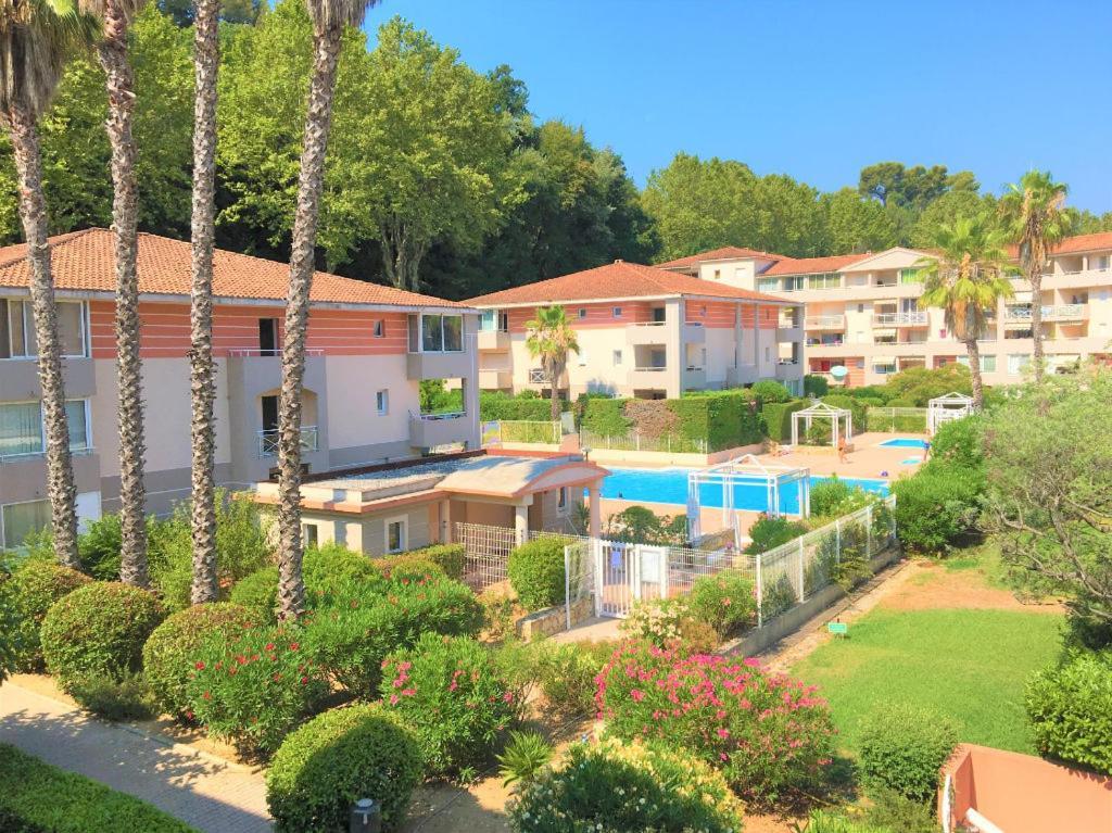 Apartamento Loft Ravissant Avec Piscine Cagnes-sur-Mer Exterior foto